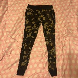 Camo leggings